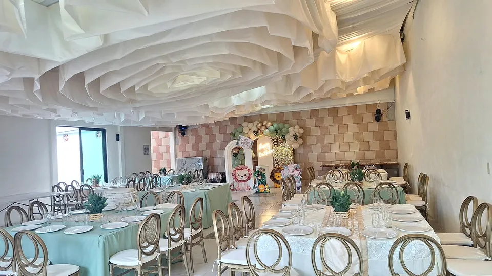 Salón de bautizo en verde en El Jardín de los Abuelos.